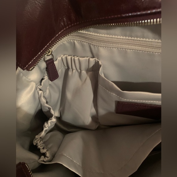 Coach signature Oversized Plum multi pockets tote adjustable shoulder st… - Picture 9 of 16